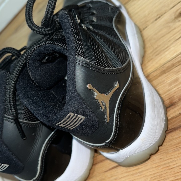 Jordan Retro 11 Jubilee Sneaker (Used) - Picture 9 of 11